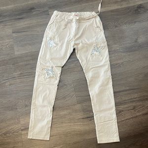 Women’s cream pants size M